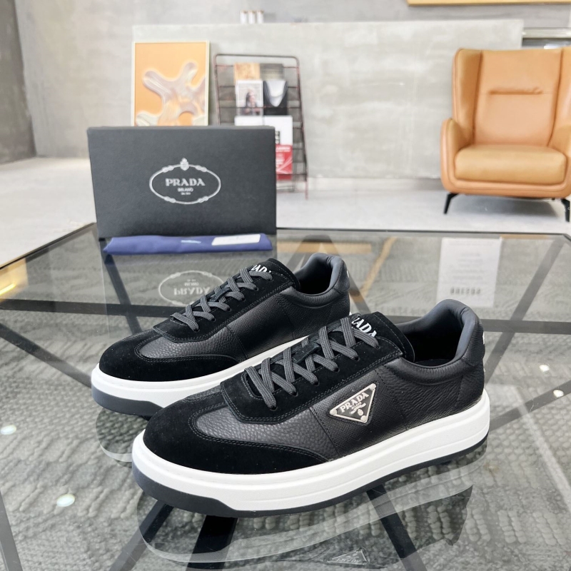 Pra*a casual shoes